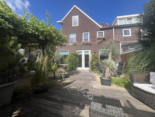 Hoofdfoto van Vlaardingen Henriette Roland Holststraat 28