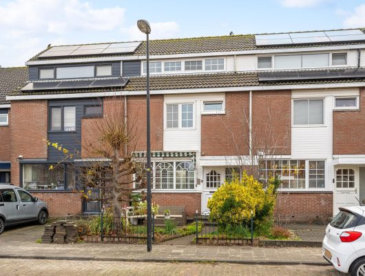 Hoofdfoto van Vlaardingen Esdoorndreef 104