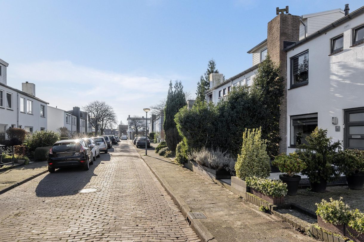 Te koop: Foto Woonhuis aan de Molukkenstraat 47 in Vlaardingen