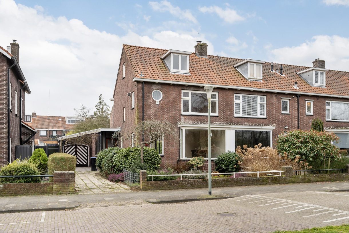 Te koop: Foto Woonhuis aan de Burgemeester Luijerinksingel 15 in Vlaardingen