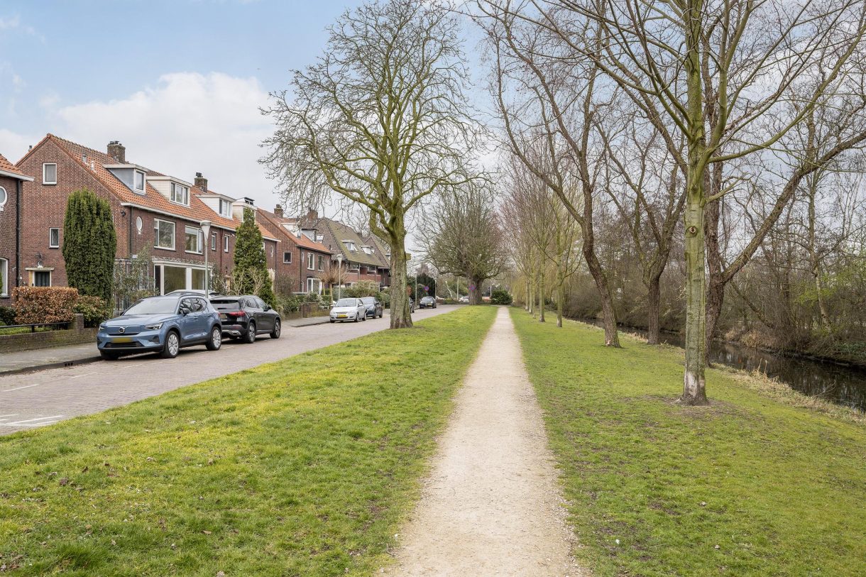Te koop: Foto Woonhuis aan de Burgemeester Luijerinksingel 15 in Vlaardingen