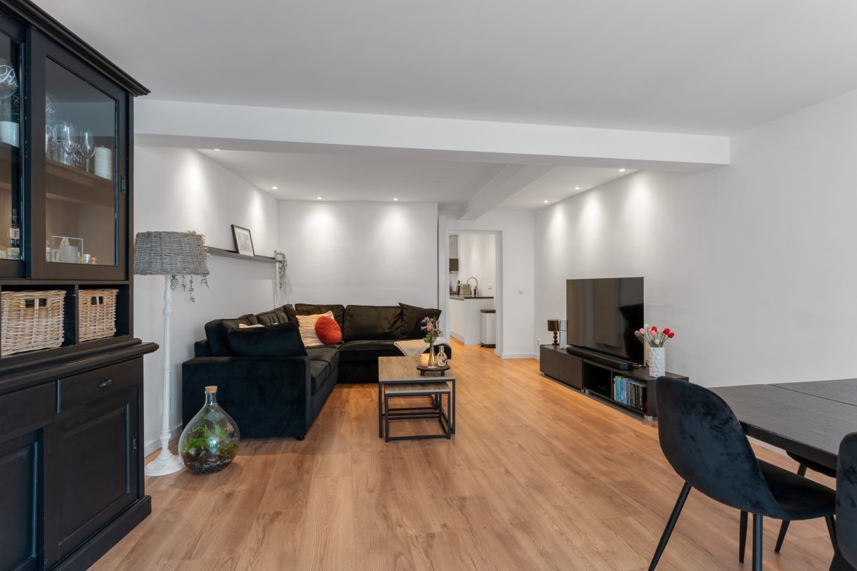 Te koop of huur: Foto Woonhuis aan de Landstraat 9 in Vlaardingen