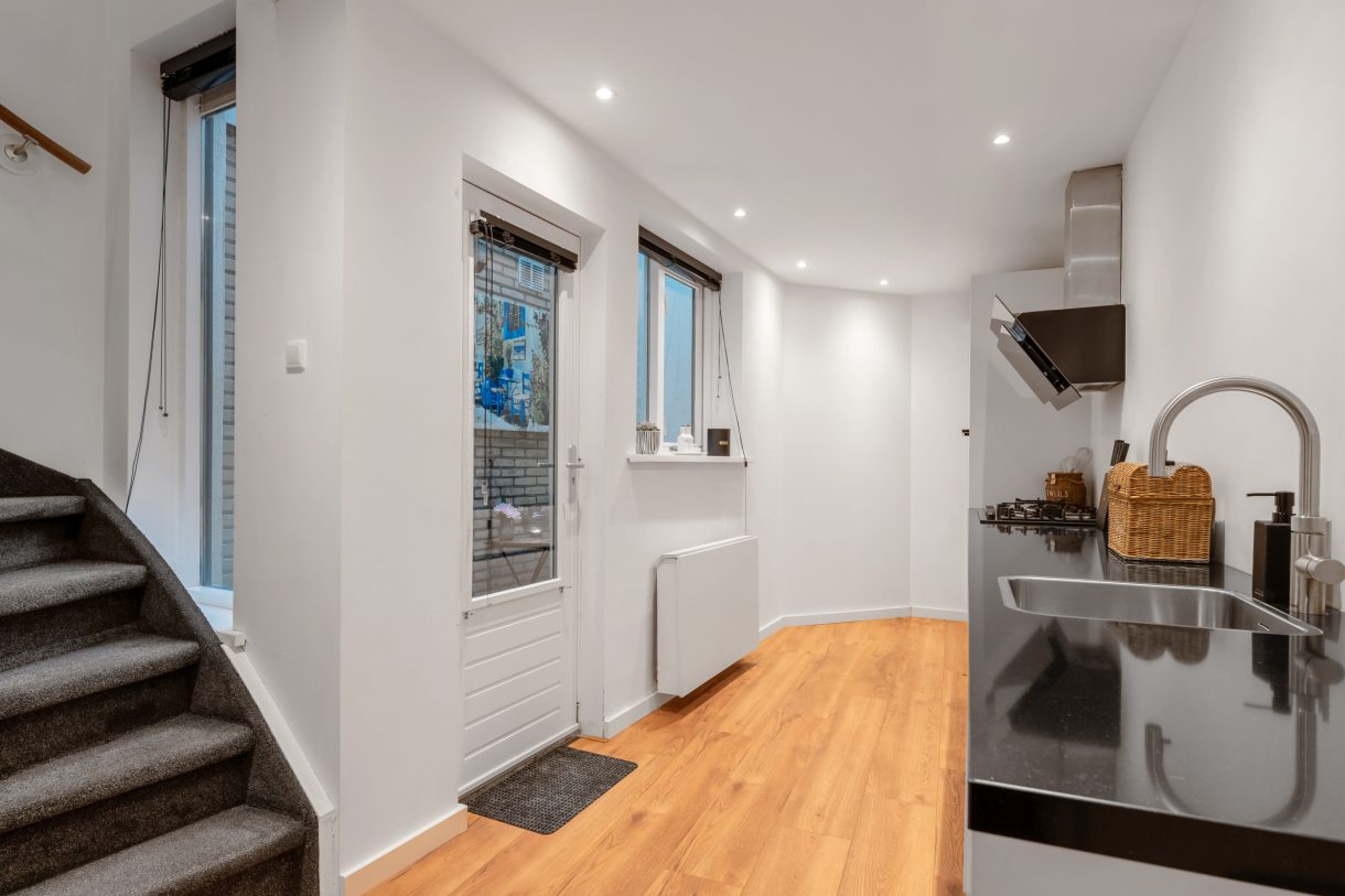 Te koop of huur: Foto Woonhuis aan de Landstraat 9 in Vlaardingen