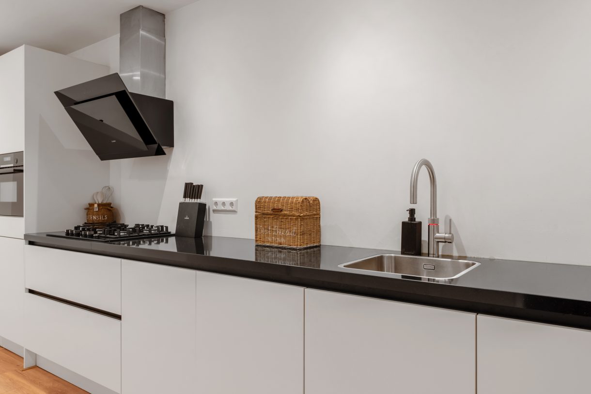 Te koop of huur: Foto Woonhuis aan de Landstraat 9 in Vlaardingen