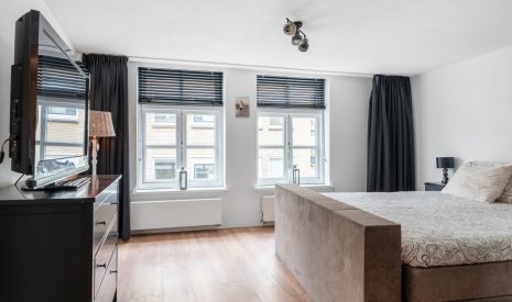 Te koop of huur: Foto Woonhuis aan de Landstraat 9 in Vlaardingen