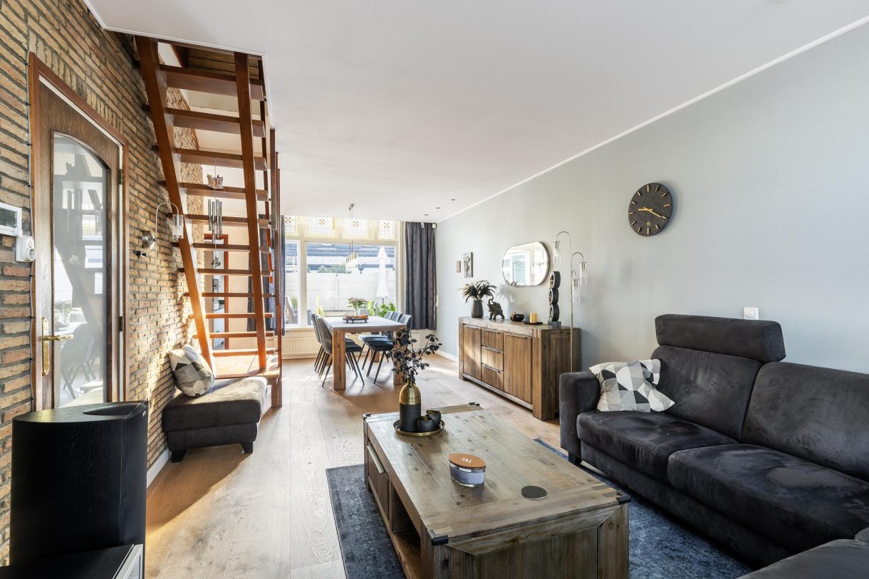 Te koop: Foto Woonhuis aan de Arnold Hoogvlietstraat 81 in Vlaardingen