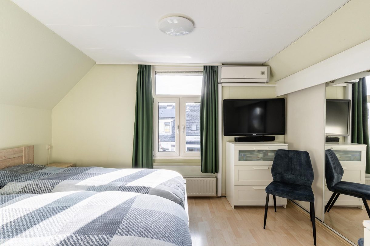 Te koop: Foto Woonhuis aan de Arnold Hoogvlietstraat 81 in Vlaardingen