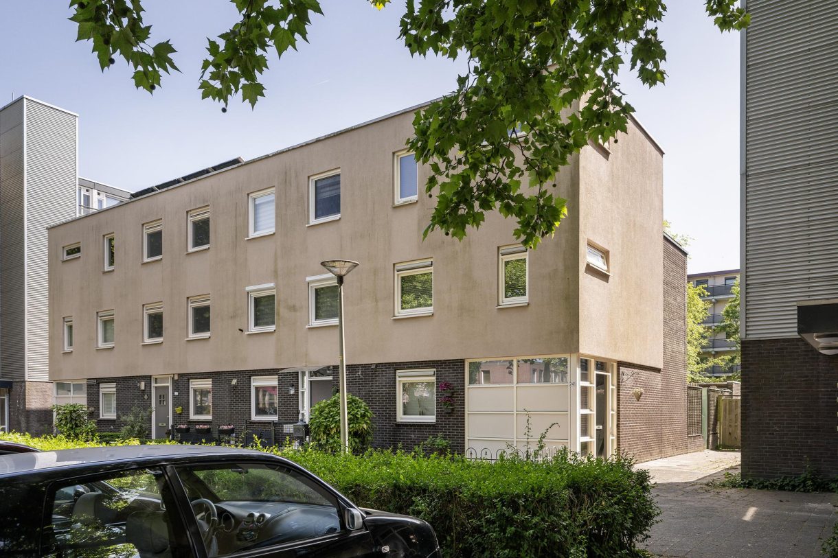 Te koop: Foto Woonhuis aan de Samuel Esmeijerstraat 241 in Vlaardingen