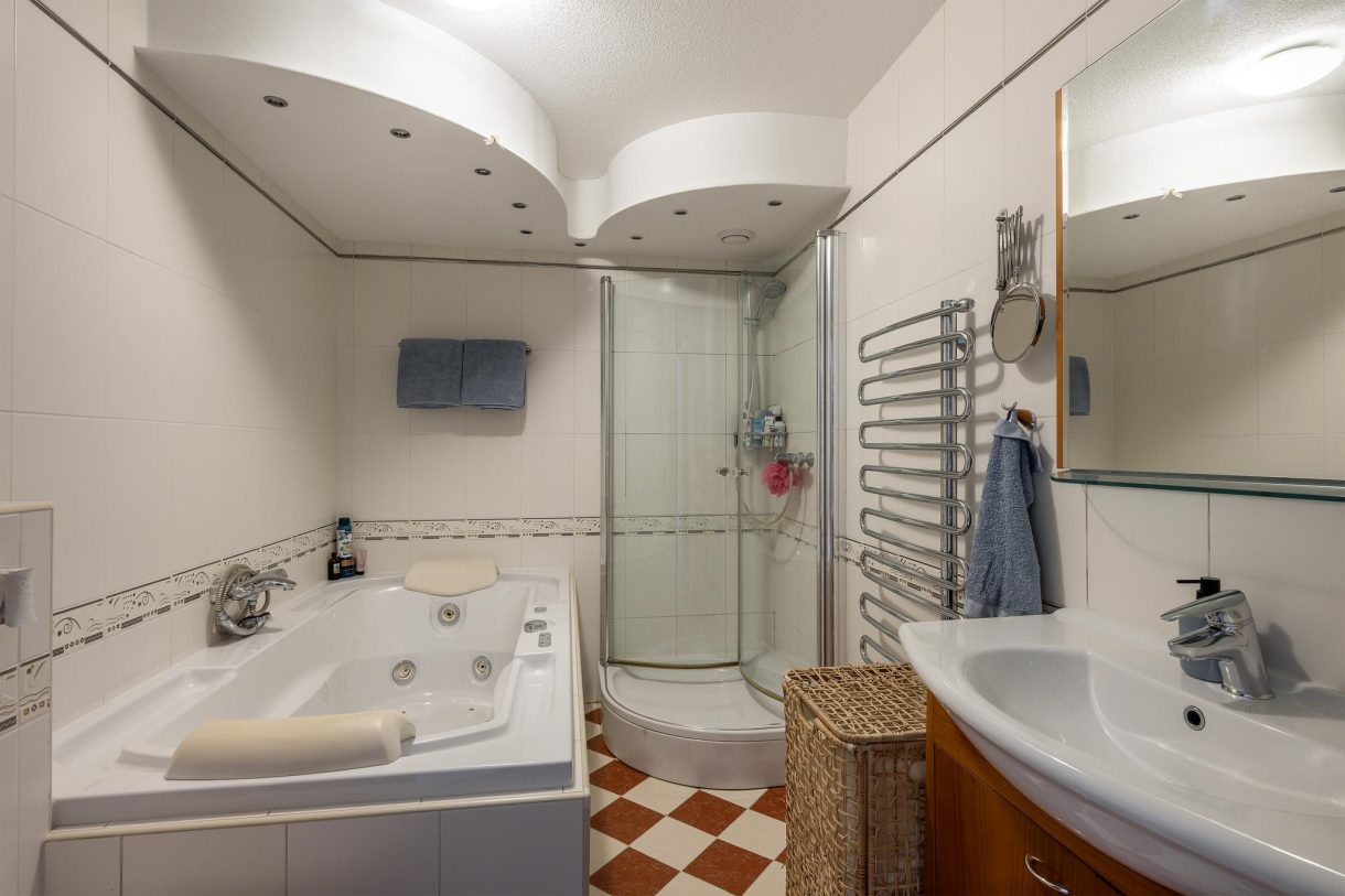 Te koop: Foto Woonhuis aan de Samuel Esmeijerstraat 241 in Vlaardingen