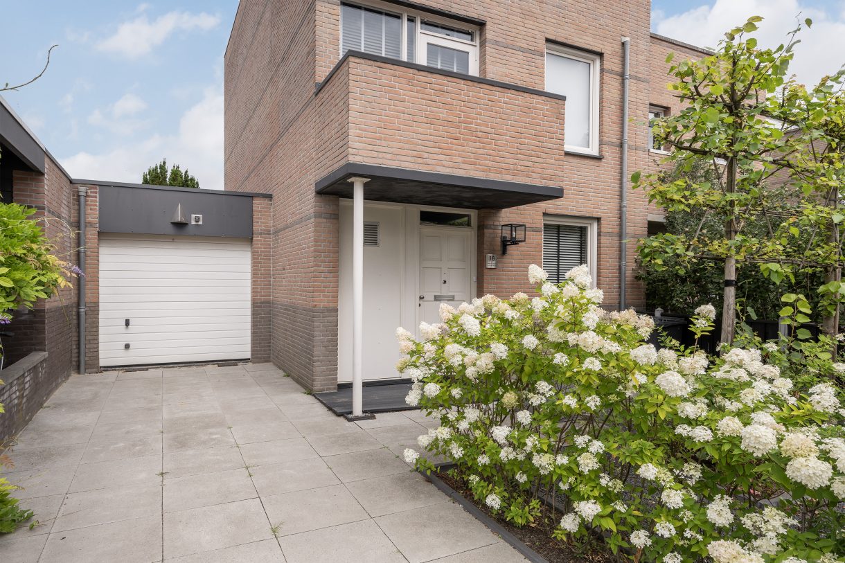 Te koop: Foto Woonhuis aan de Pruimengaarde 18 in Schiedam