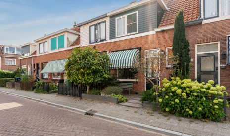 Hoofdfoto van Vlaardingen Leliestraat 30