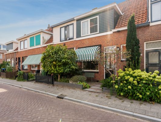 Hoofdfoto van Vlaardingen Leliestraat 30