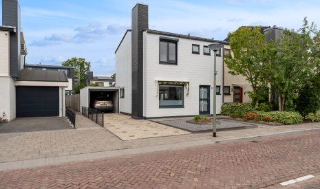 Te koop: Foto Woonhuis aan de Madoerastraat 123 in Vlaardingen