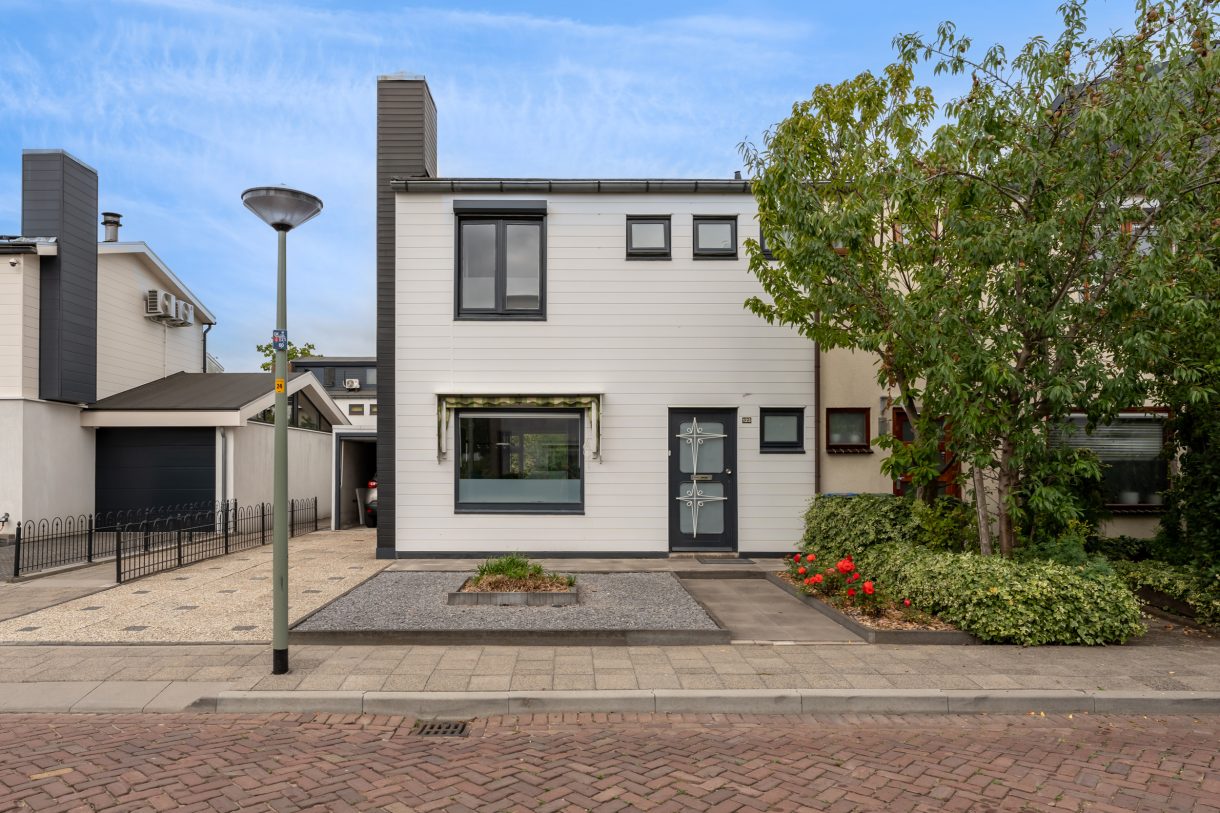 Te koop: Foto Woonhuis aan de Madoerastraat 123 in Vlaardingen