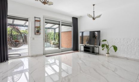 Te koop: Foto Woonhuis aan de Leendert Valstarstraat 5 in Vlaardingen