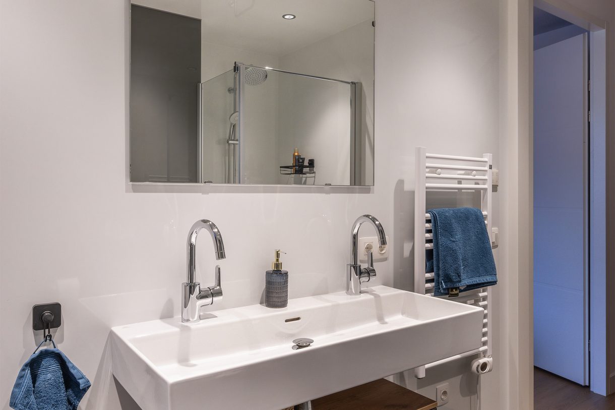 Te koop: Foto Woonhuis aan de M C M de Grootstraat 13 in Schiedam